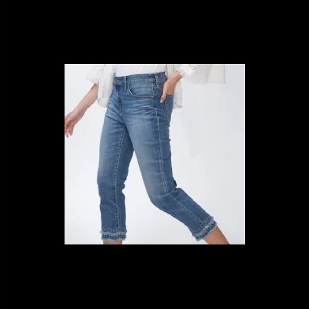 Chico's So Slimming Distressed Girlfriend Slim Leg Double Frayed Hem Crop Sz 1